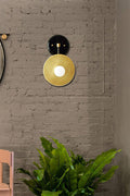 Dia 18cm x H 32cm / ∅ 7.1″ x H 12.6″ / Black and Gold