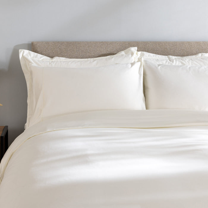 Ivory 600 Thread Count Egyptian Cotton Pillowcases bedroom detail | Soak and Sleep