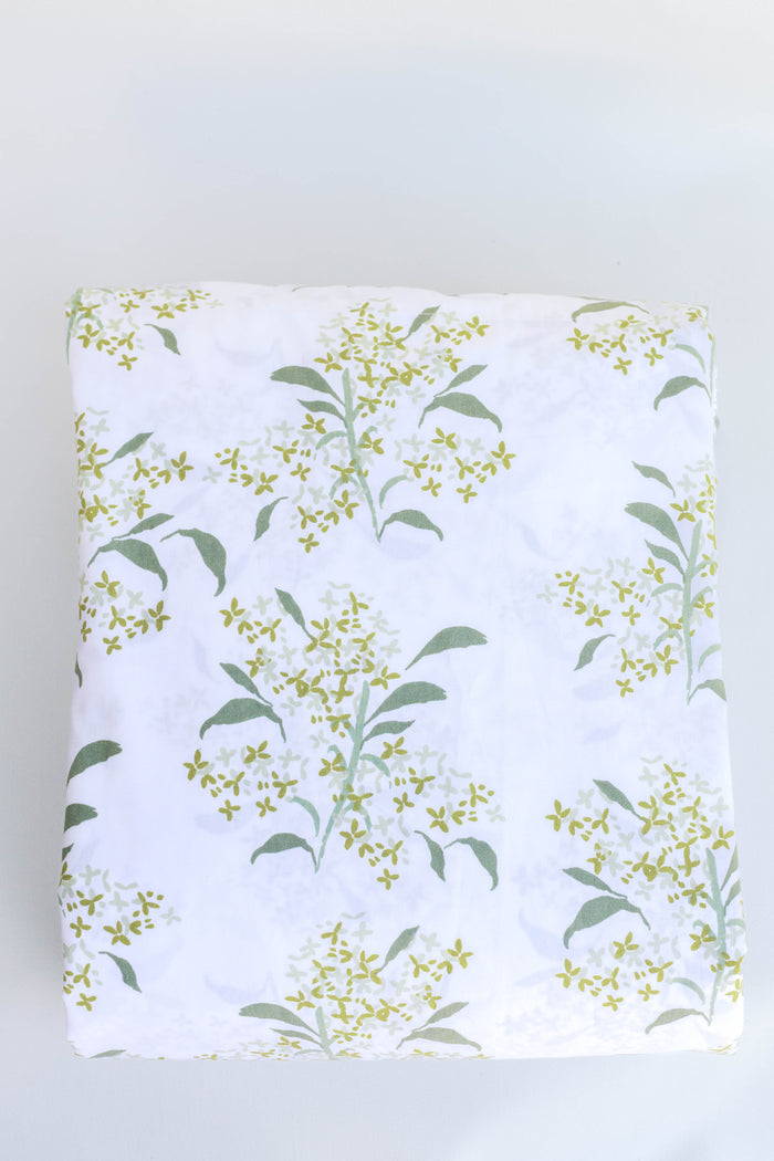 Lilac in Green Flat Sheet
