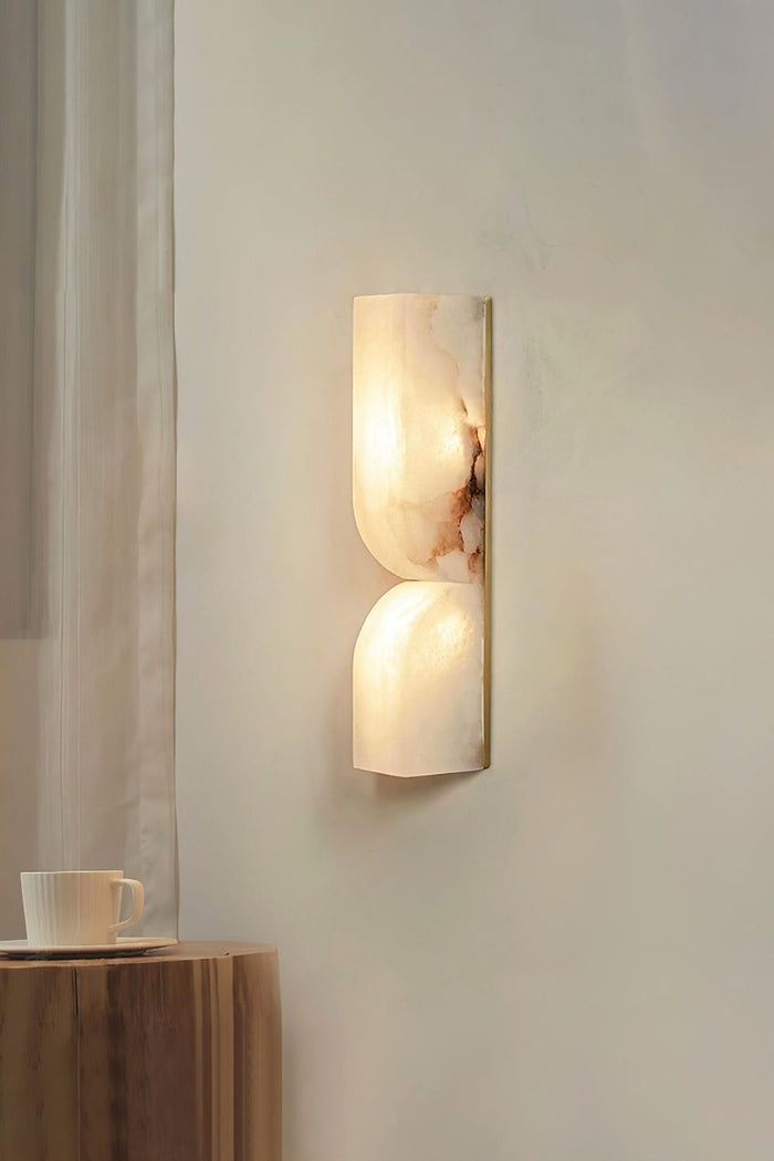 L 6.5cm x W 8cm x H 35cm / L 2.6″ x W 3.1″ x H 13.8″ / White / Warm Light
