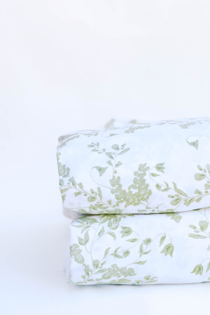 Ruth in Green Crib Sheet
