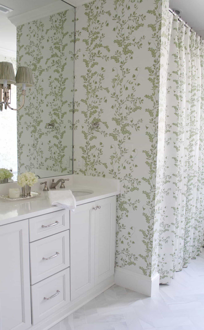 Ruth in Green Wallpaper