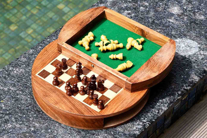 Travel Round Magnetic Chess Set in Sheesham & Maple Wood 9"