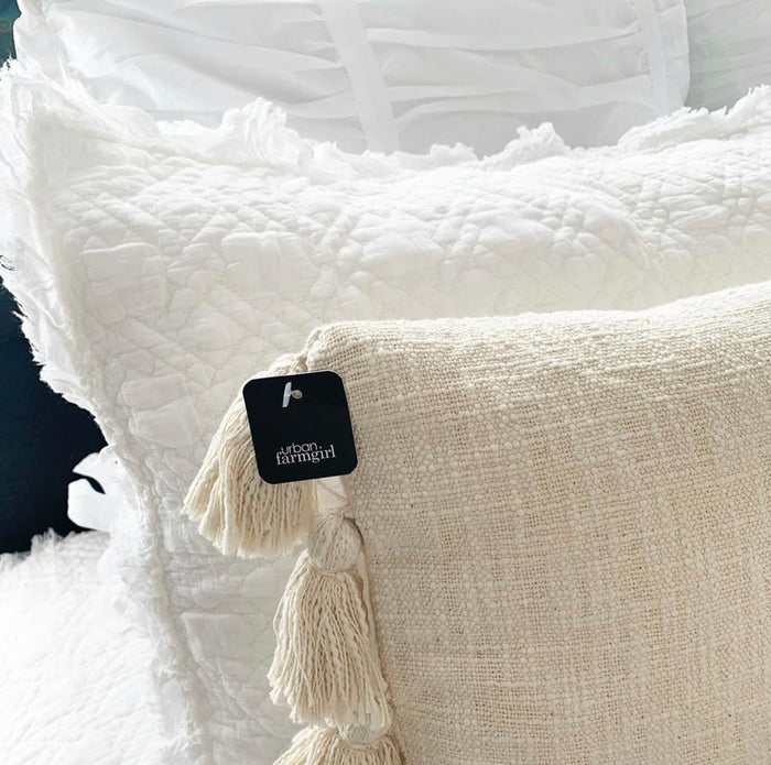 White Frayed Edge Quilt Set