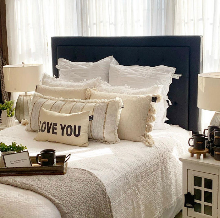 White Frayed Edge Quilt Set