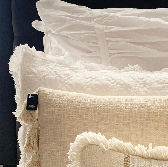 White Frayed Edge Quilt Set